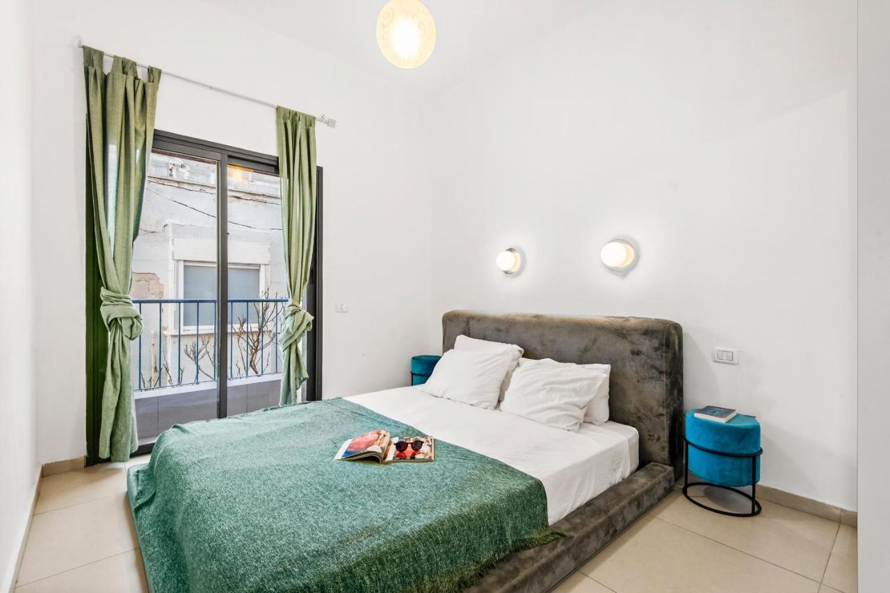 Glorious Renovated Apartment On Top Of The Beach Tel Aviv Exterior foto